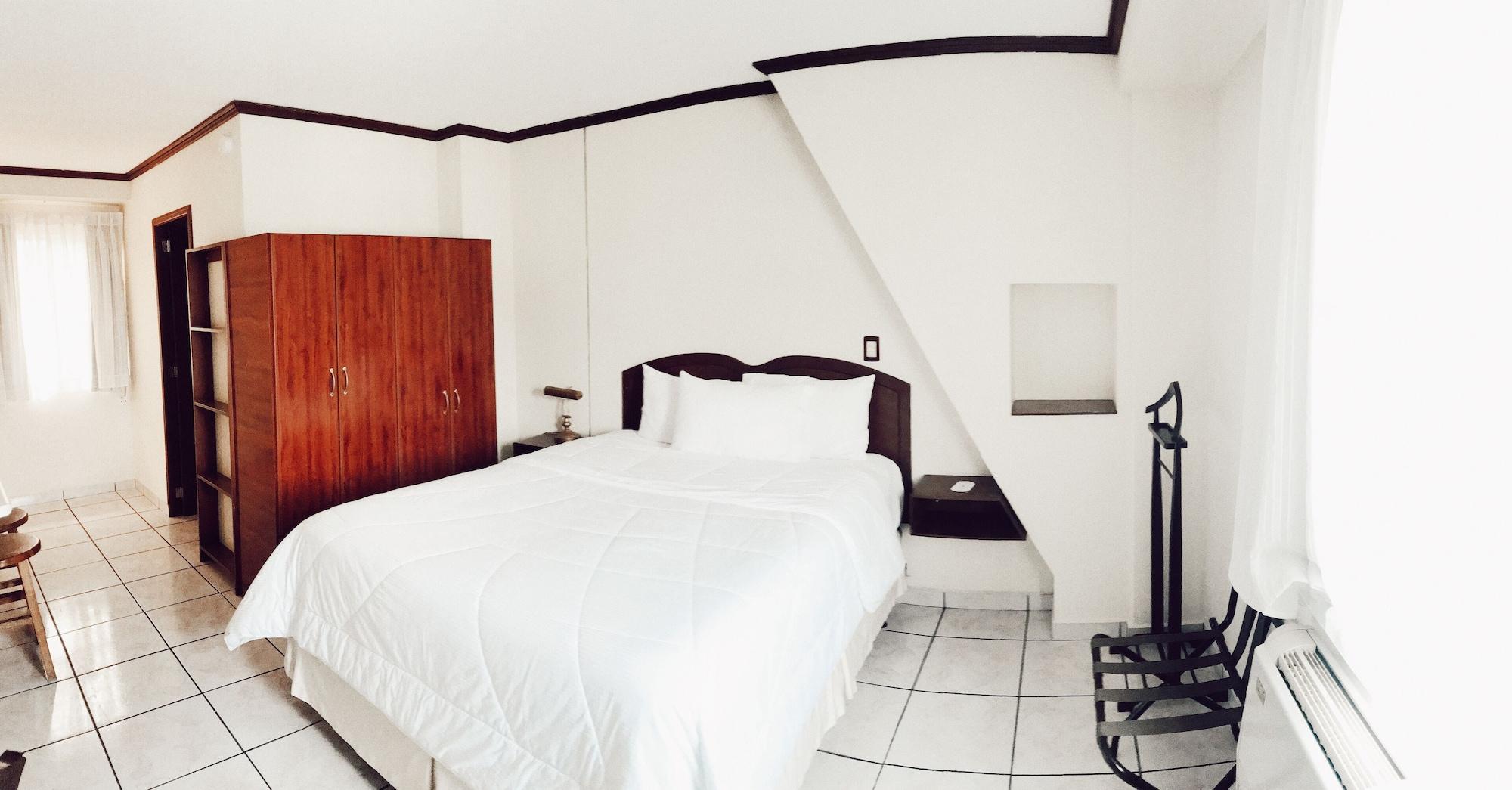 Hotel Gardenia Inn Сан Салвадор Екстериор снимка