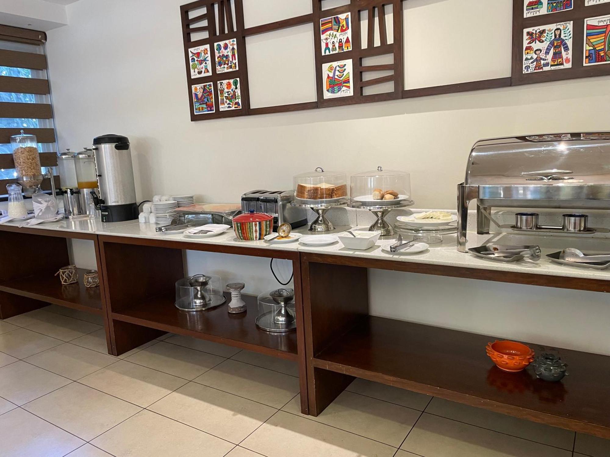 Hotel Gardenia Inn Сан Салвадор Екстериор снимка