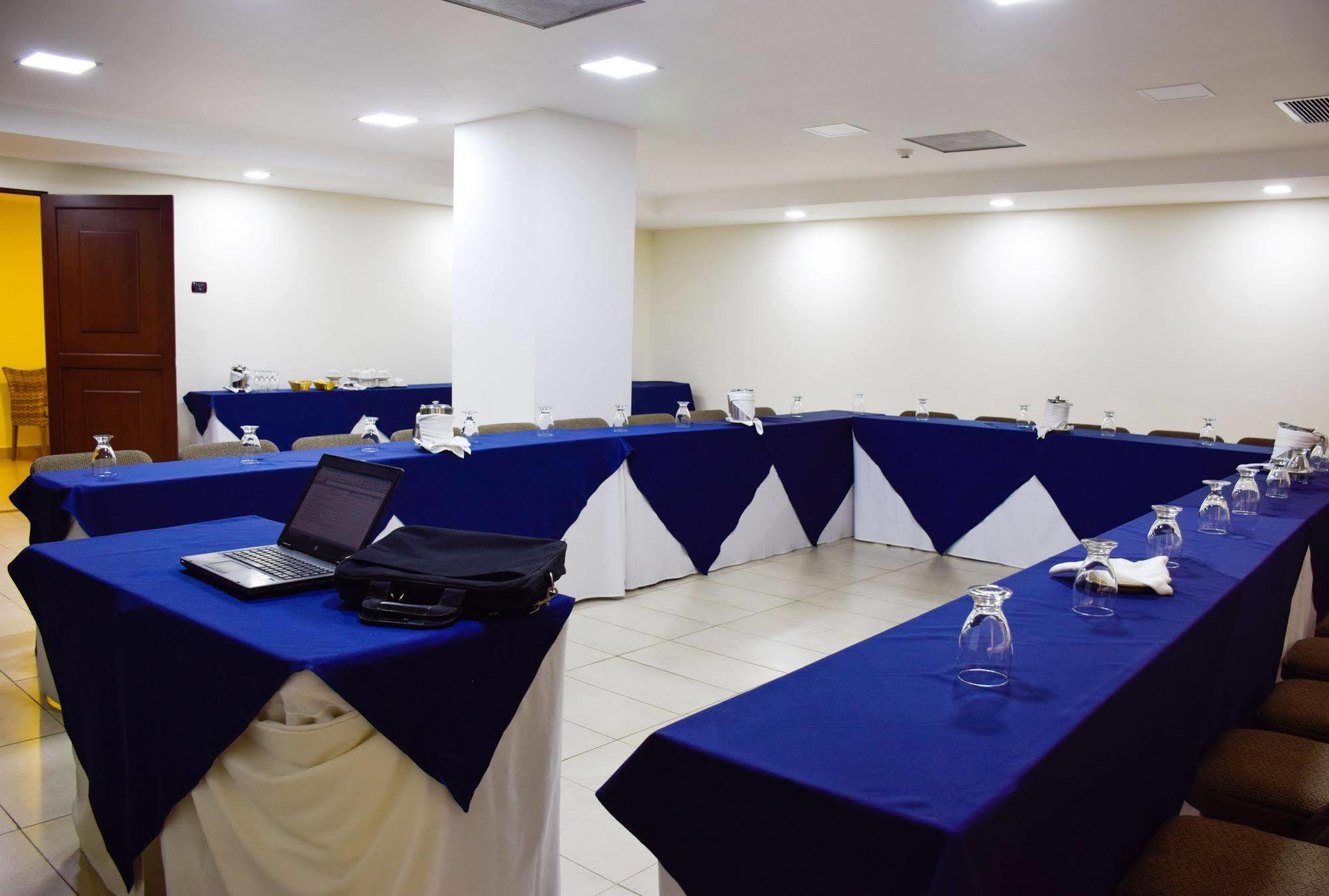 Hotel Gardenia Inn Сан Салвадор Екстериор снимка