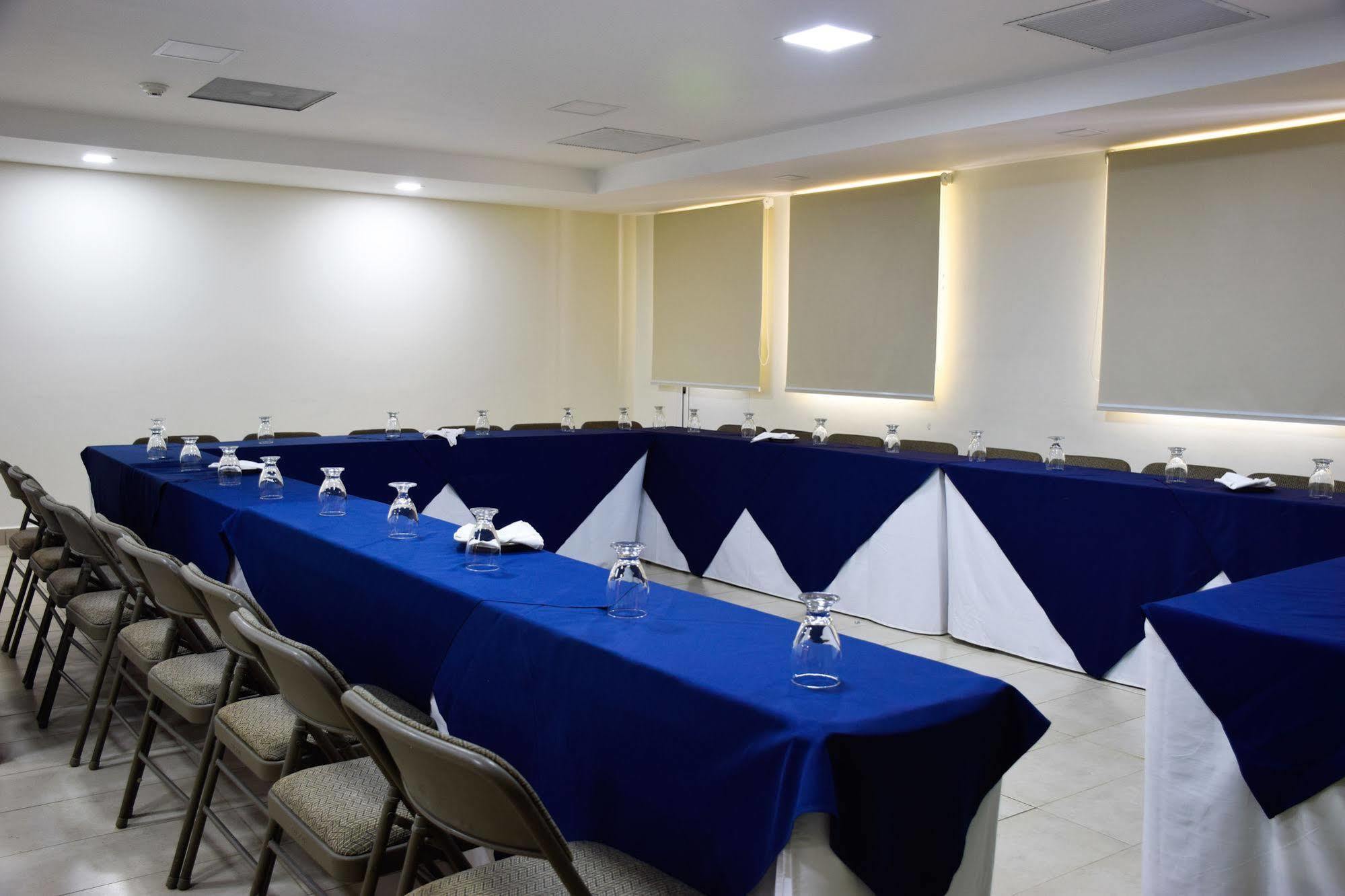 Hotel Gardenia Inn Сан Салвадор Екстериор снимка