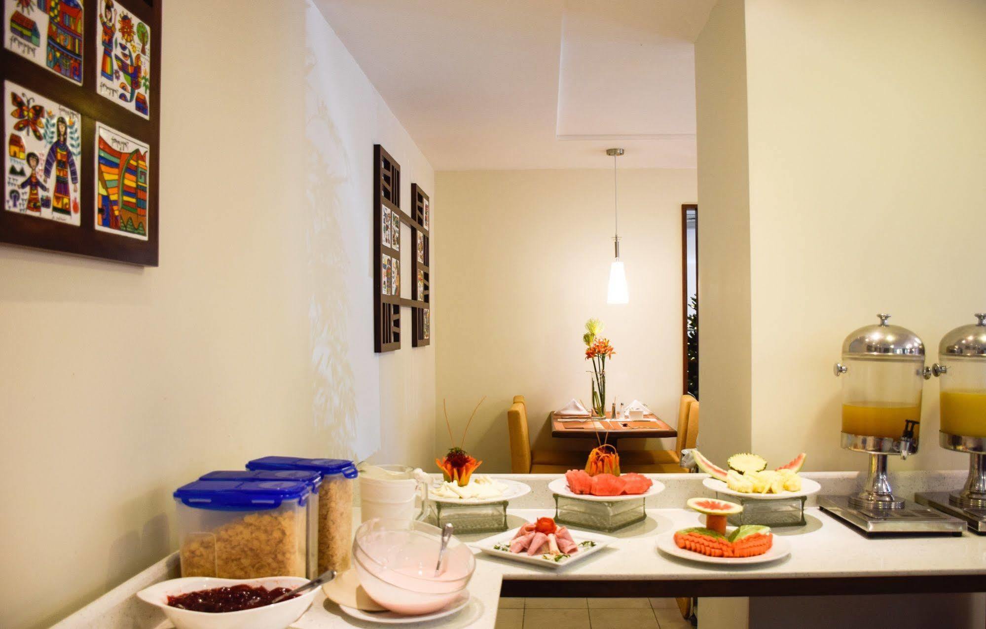 Hotel Gardenia Inn Сан Салвадор Екстериор снимка