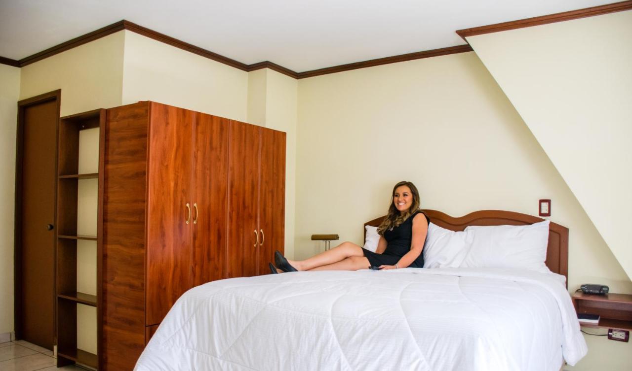 Hotel Gardenia Inn Сан Салвадор Екстериор снимка