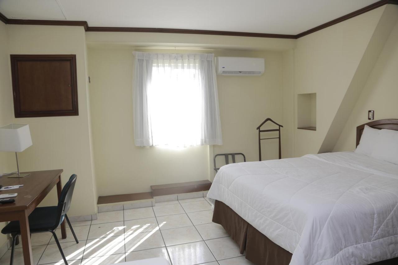 Hotel Gardenia Inn Сан Салвадор Екстериор снимка