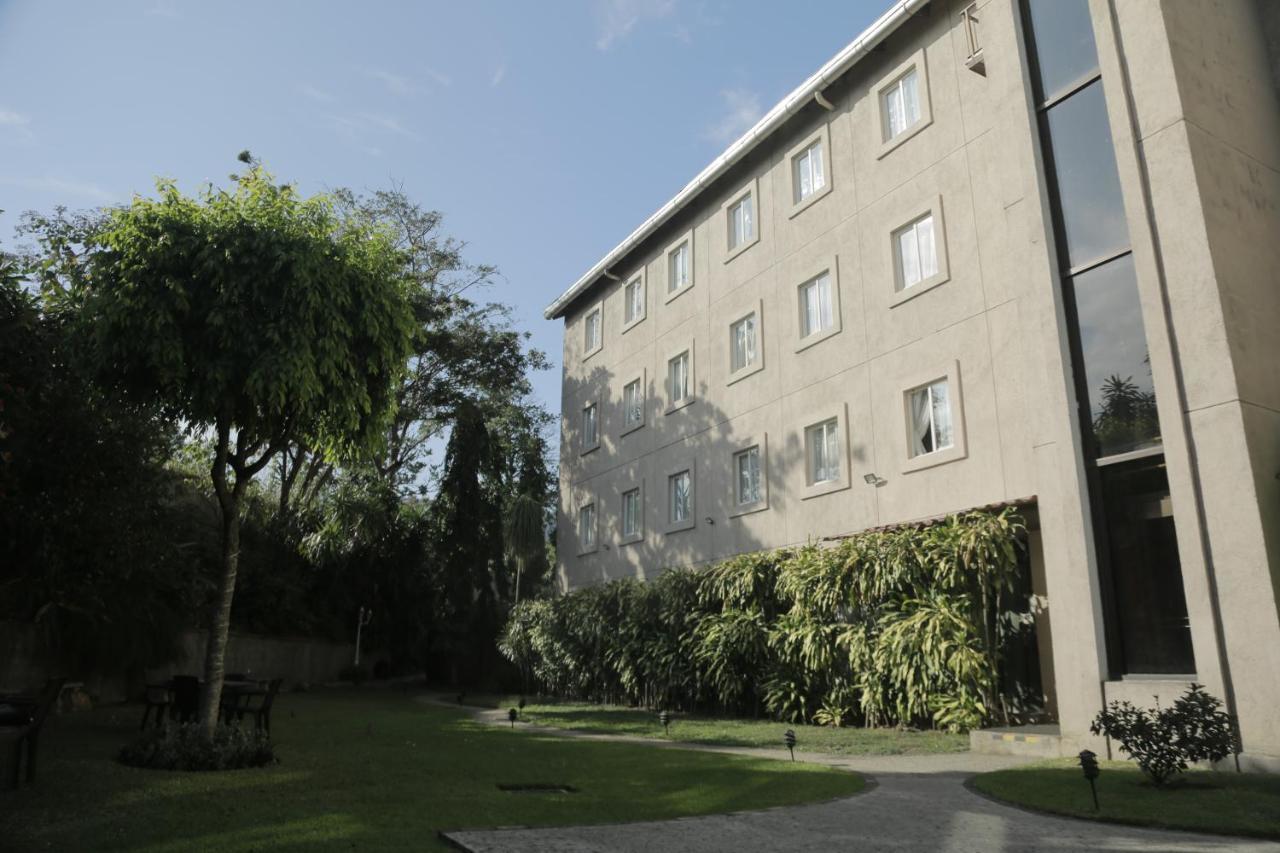 Hotel Gardenia Inn Сан Салвадор Екстериор снимка