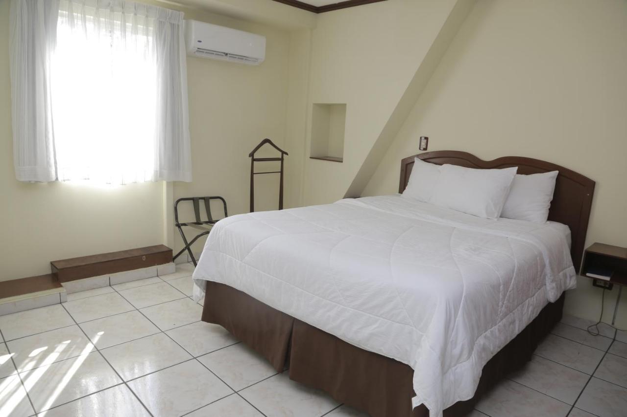 Hotel Gardenia Inn Сан Салвадор Екстериор снимка