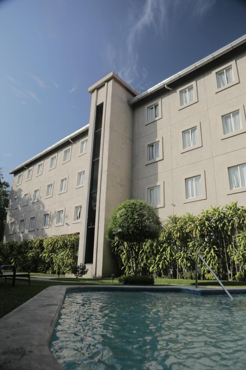 Hotel Gardenia Inn Сан Салвадор Екстериор снимка